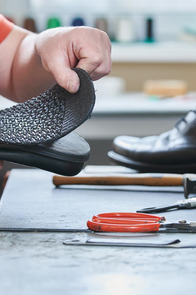  Somos expertos en reparación zapatos