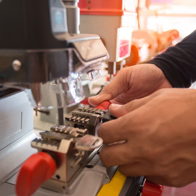 Expertos en el duplicado de llaves y mandos en Ferrol y Narón